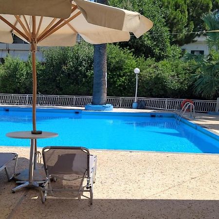 Nireus Hotel Néa Mákri 외부 사진
