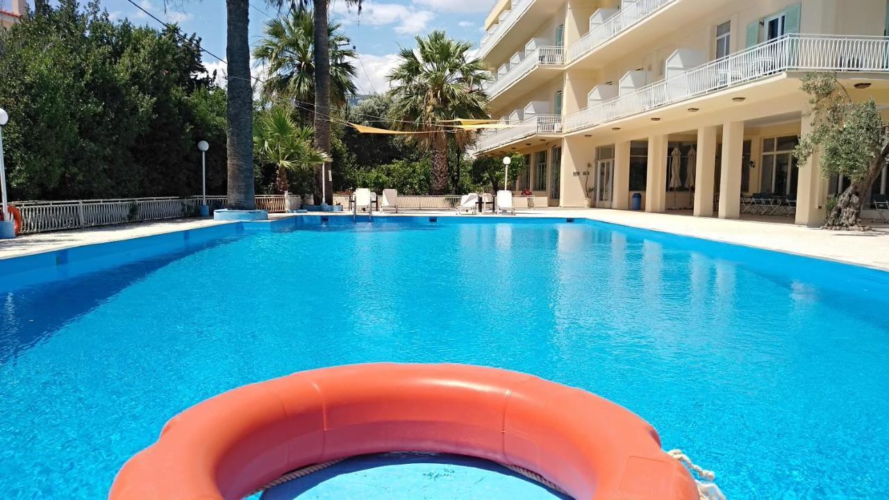 Nireus Hotel Néa Mákri 외부 사진