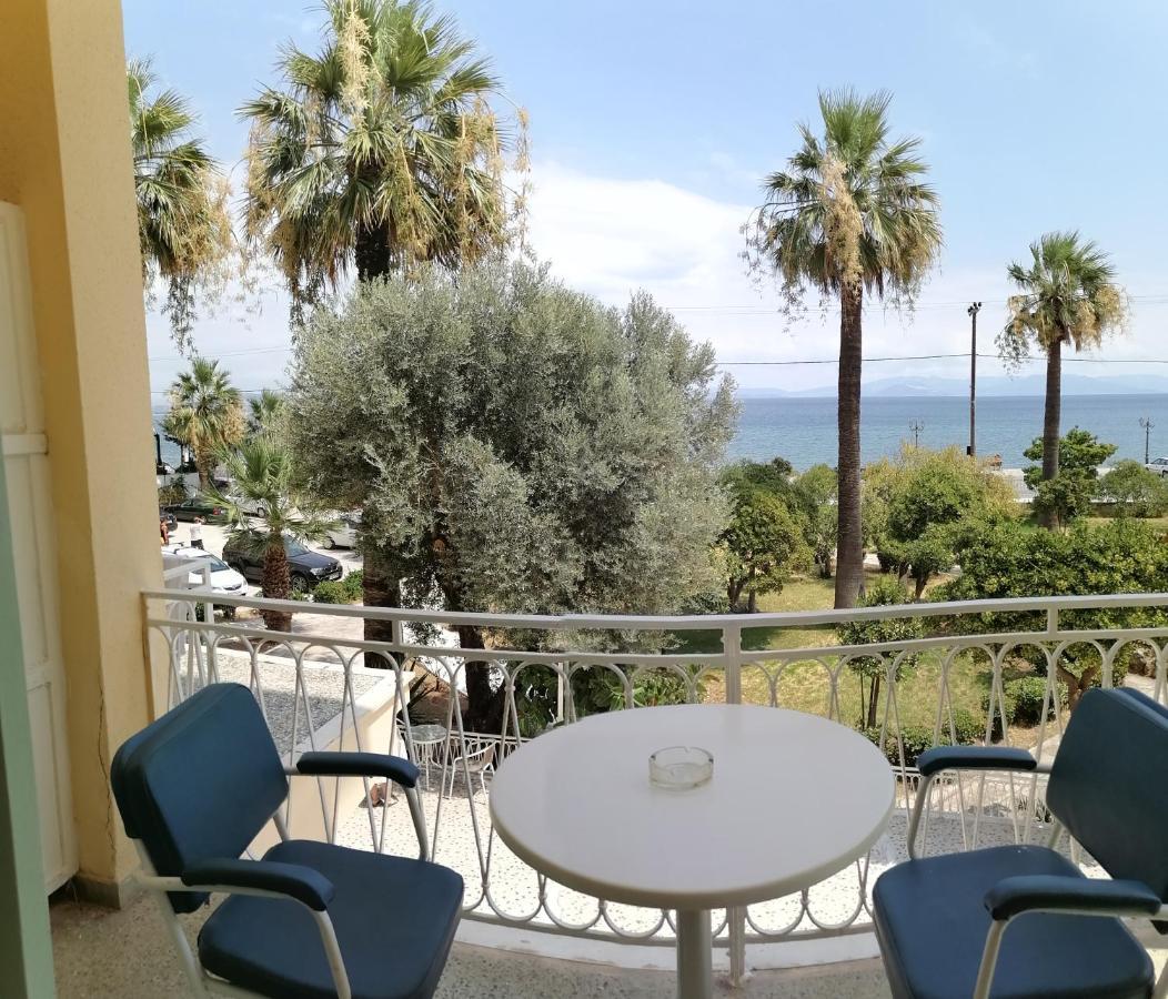 Nireus Hotel Néa Mákri 외부 사진