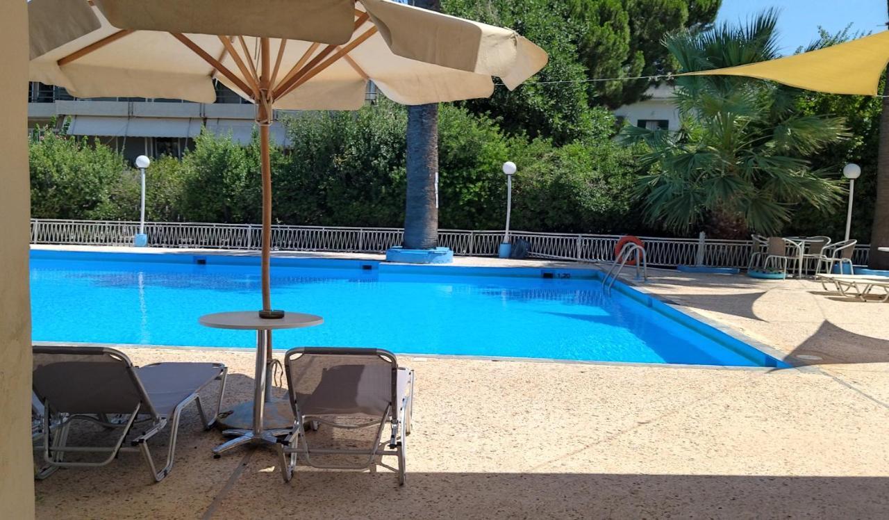 Nireus Hotel Néa Mákri 외부 사진