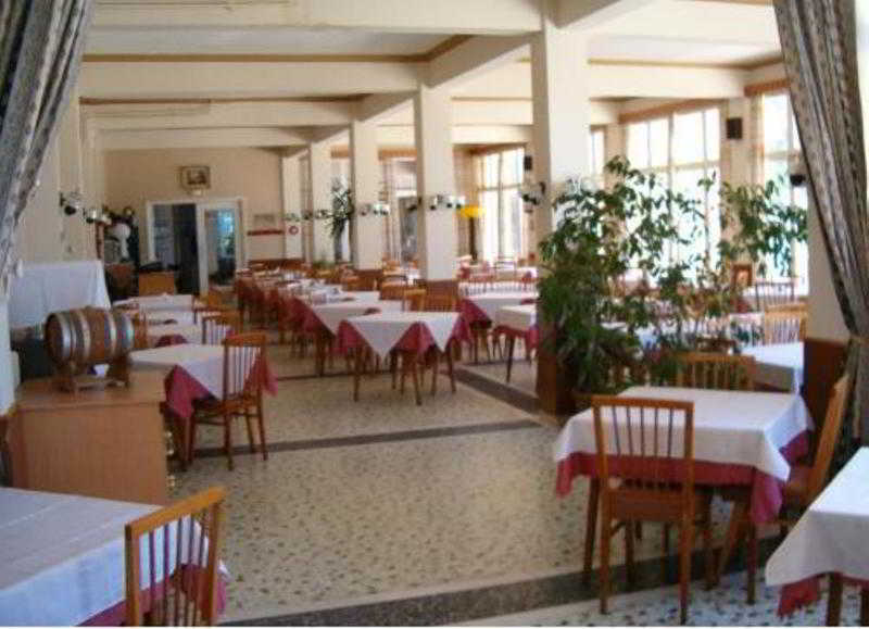 Nireus Hotel Néa Mákri 외부 사진