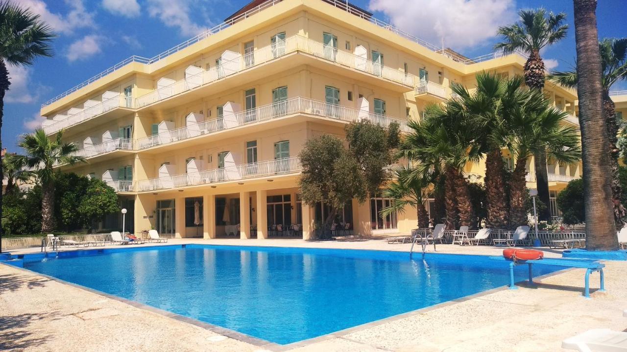 Nireus Hotel Néa Mákri 외부 사진