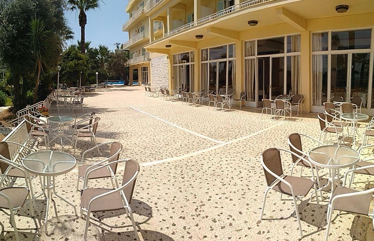 Nireus Hotel Néa Mákri 외부 사진